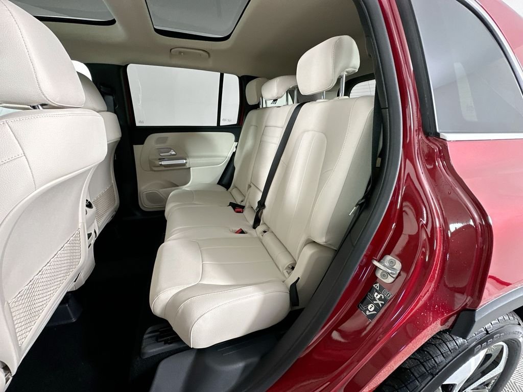 New 2026 MANUFAKTUR Patagonia Red Metallic Mercedes-Benz GLB 250 image 24
