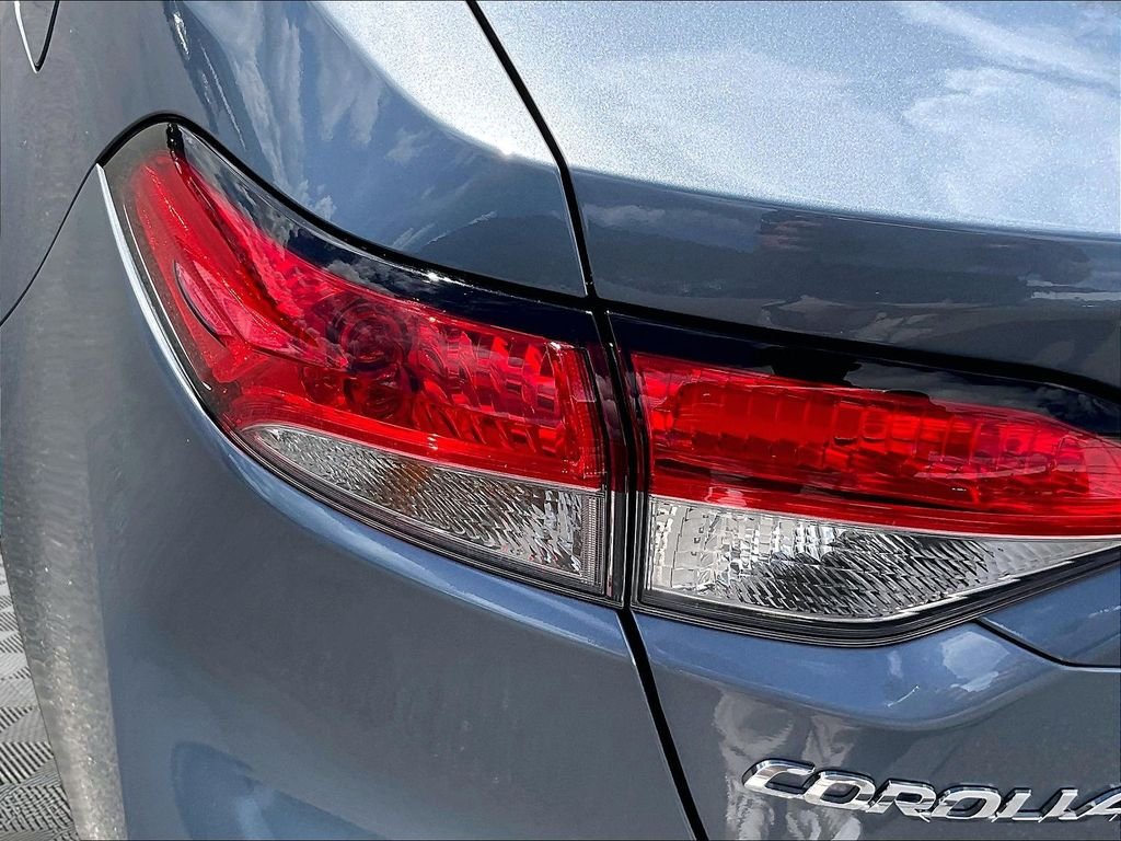 Used 2024  Toyota LE image 31
