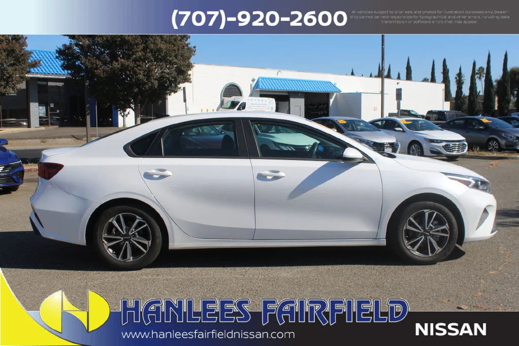 2023 Kia Forte LXS - Photo 6