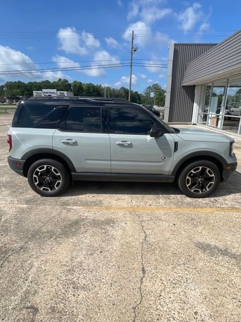 Used 2021 Green Ford Outer Banks image 2