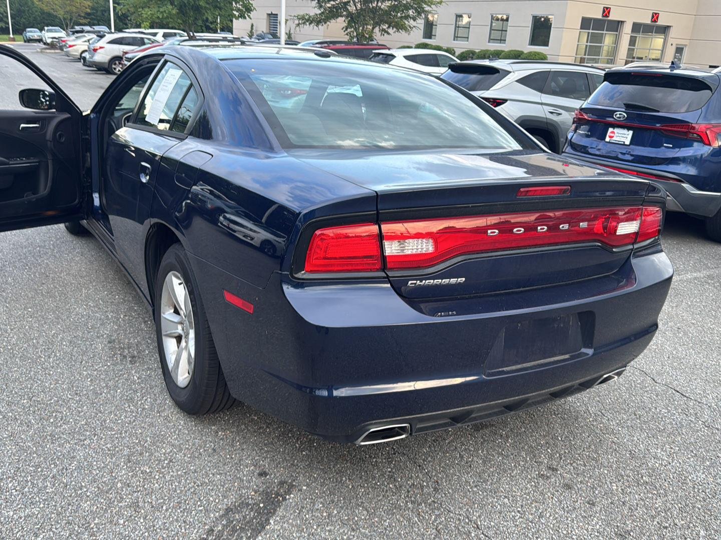 Used 2014 Jazz Blue Pearlcoat Dodge SE image 19