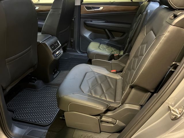New 2026 Silver Volkswagen 2.0T SE w/Technology image 10