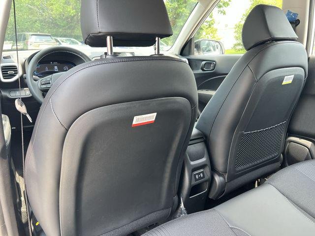 New 2026 White Hyundai SEL w/Two-Tone Roof image 32