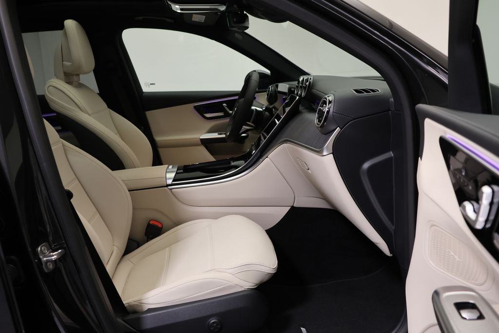 Used 2027  Mercedes-Benz GLC 300 image 47