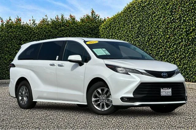 Used 2025 Beige Toyota XLE image 2