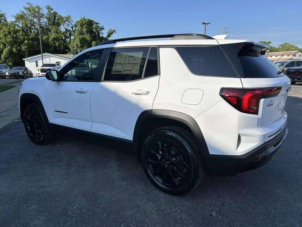 New 2027 Summit White GMC Elevation image 6