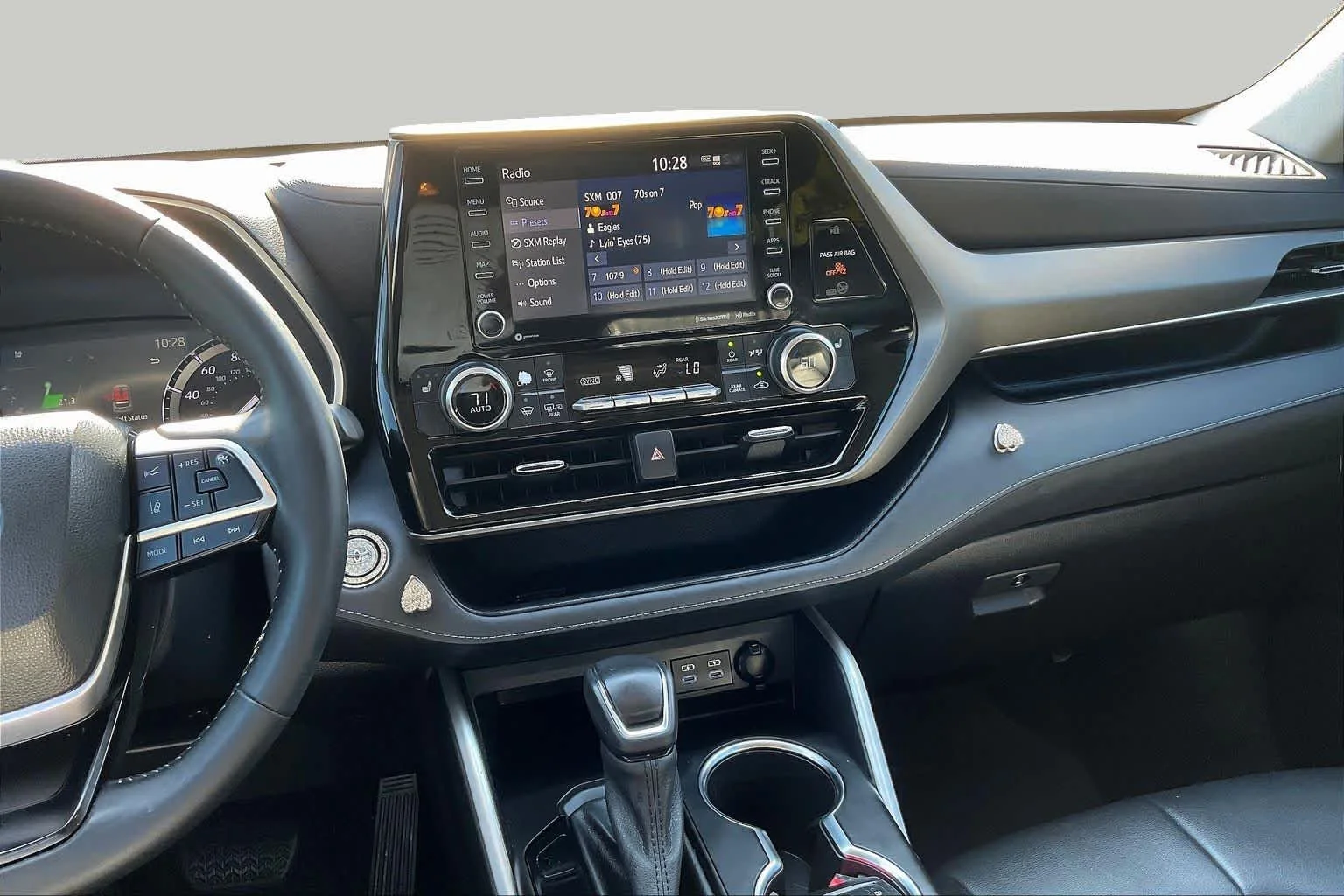 Used 2022 Moon Dust Toyota XLE image 7
