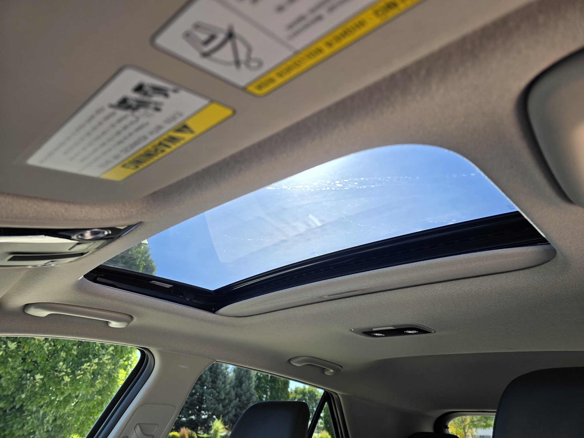 Used 2023 Steel Gray Kia Wave image 23