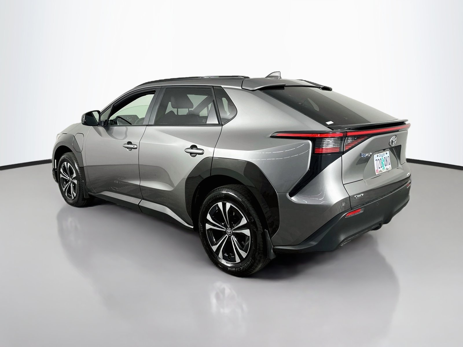 Used 2025 Heavy Metal Toyota XLE image 5