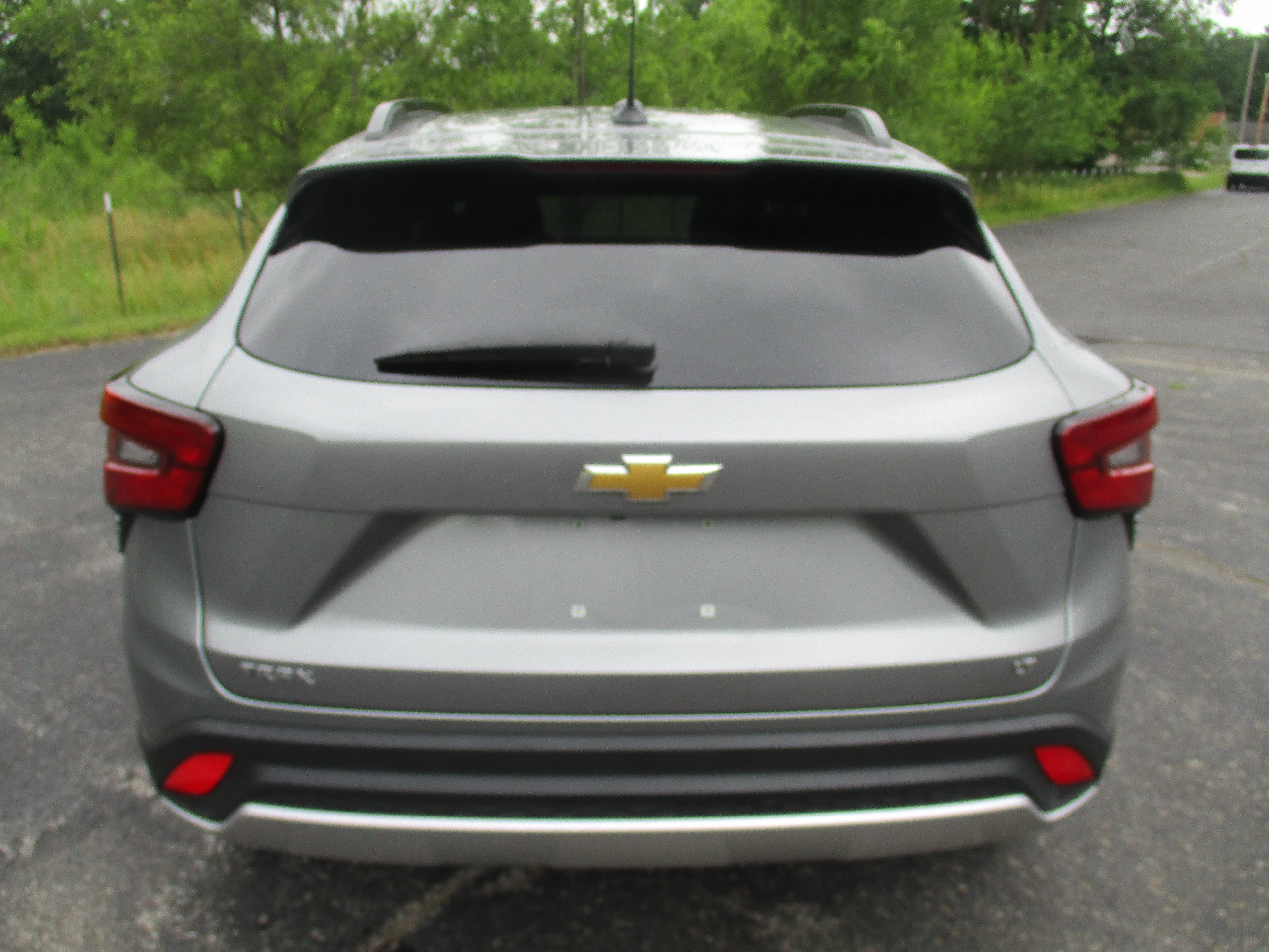 Used 2025 Sterling Gray Metallic Chevrolet LT FWD image 47