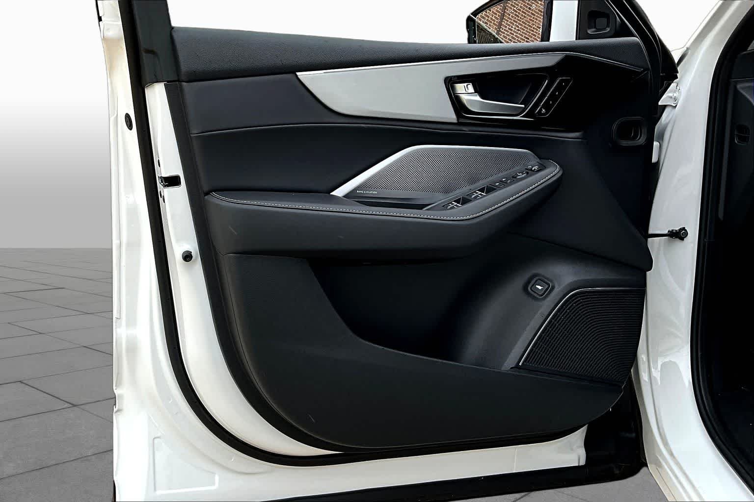 New 2026 Platinum White Pearl Acura w/Technology Package image 16