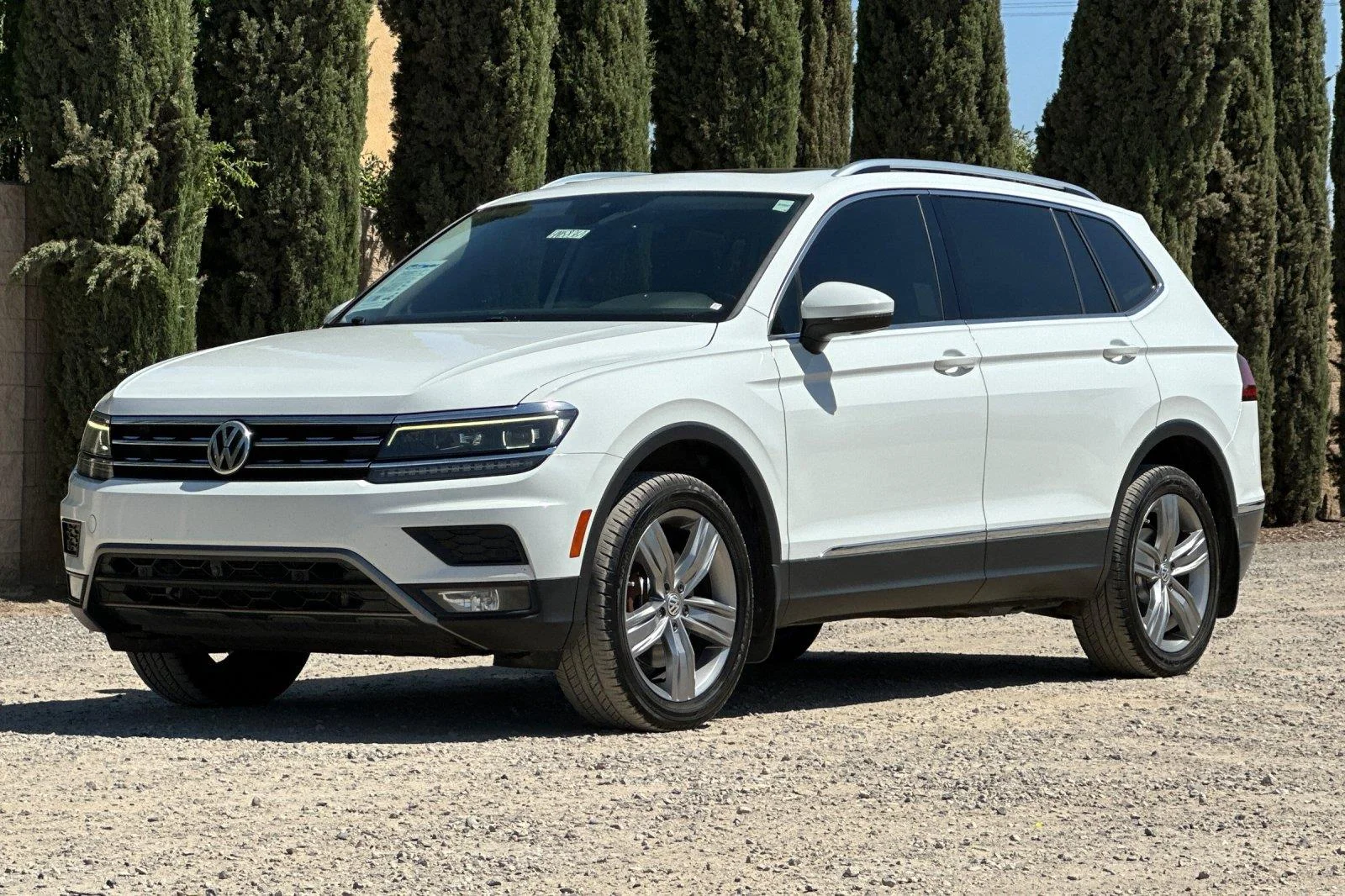 Used 2018 Pure White Volkswagen SEL Premium image 7