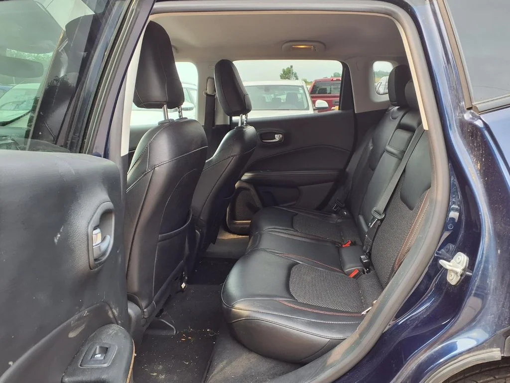 Used 2018 Blue Jeep Limited image 10
