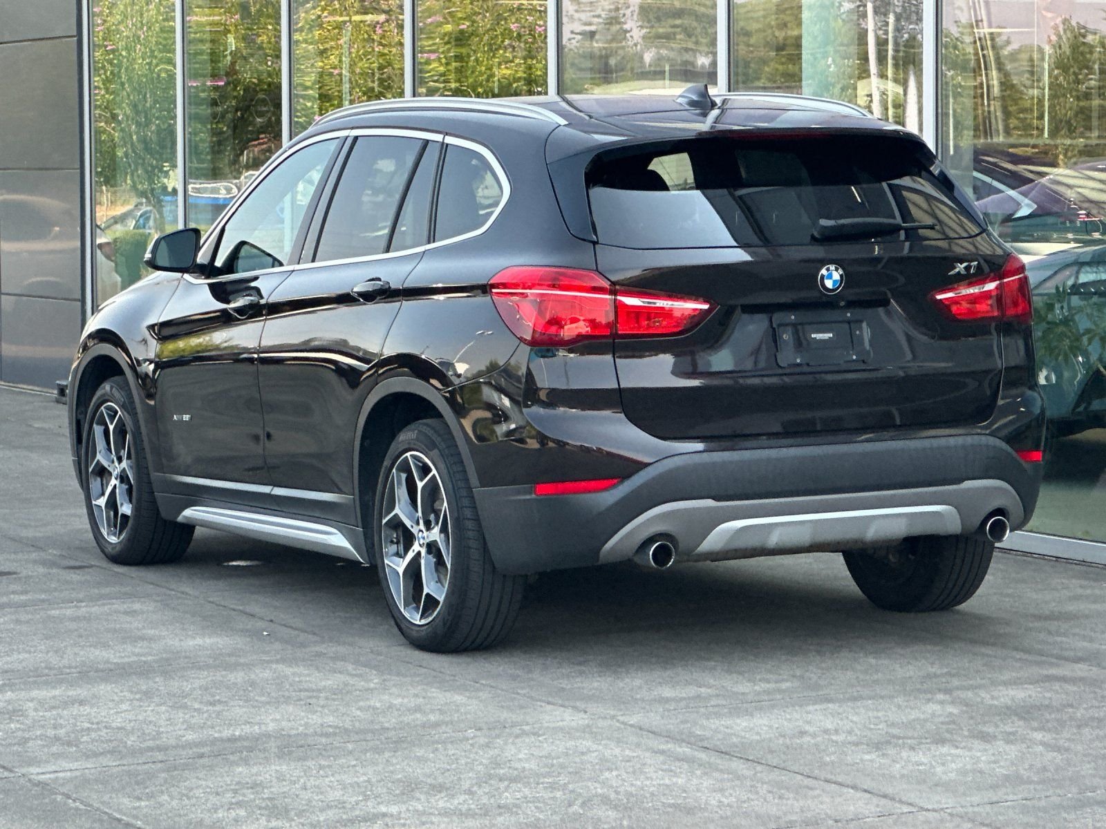Used 2018 Brown Metallic BMW xDrive28i image 5