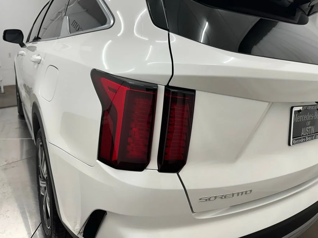Used 2023 White Kia EX image 12