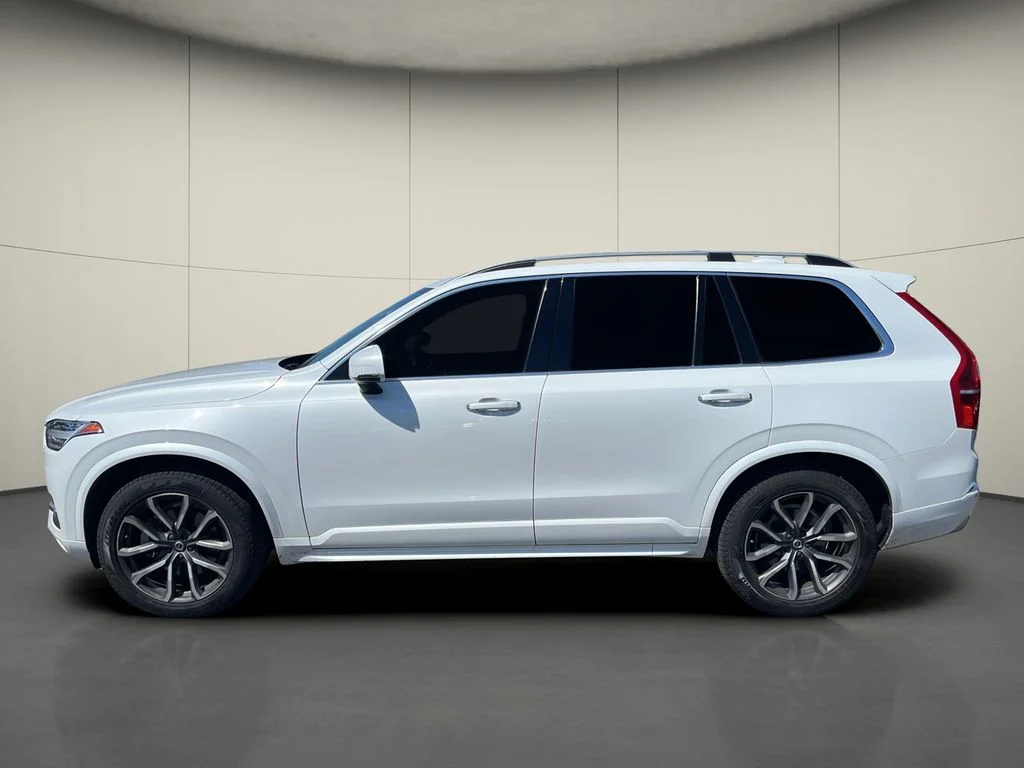 Used 2019 White Volvo T6 Momentum image 4