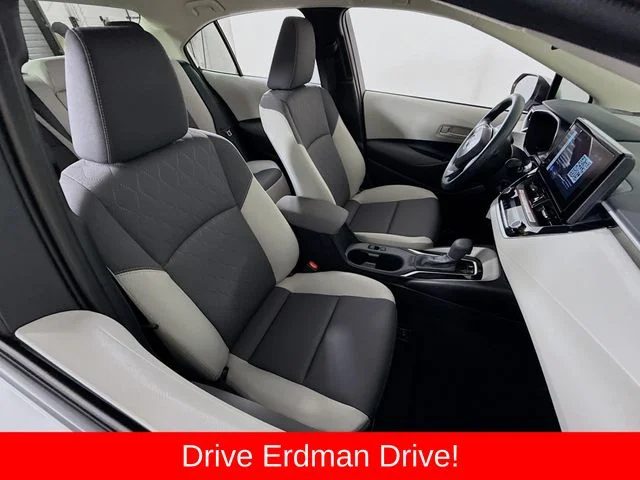 Used 2025 White Toyota LE image 23