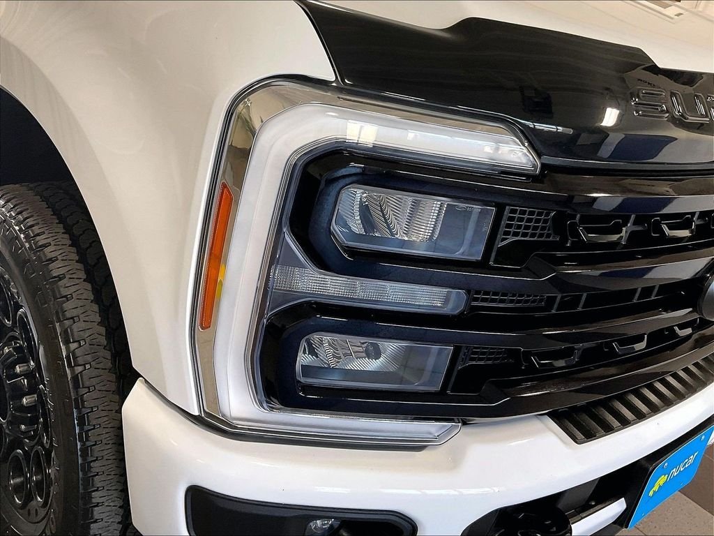 Used 2023 White Ford Lariat image 33