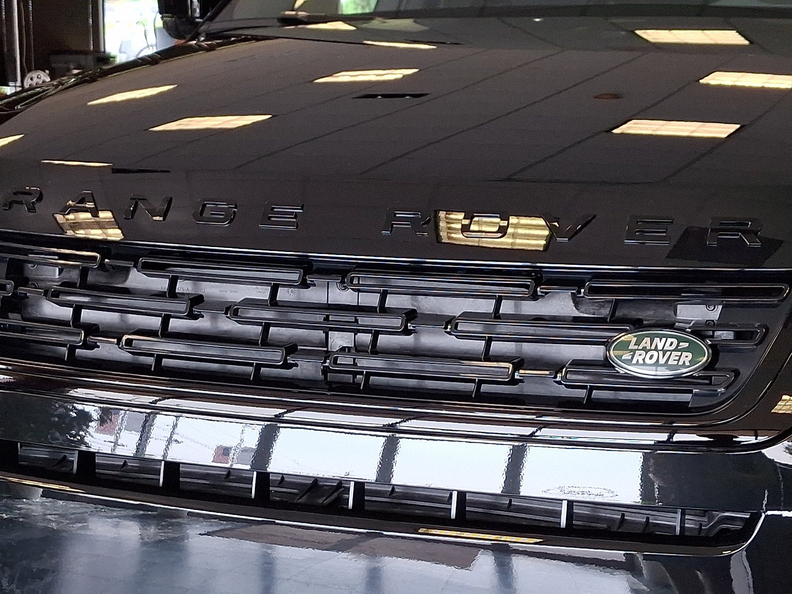 New 2026 Santorini Black Land Rover Hoxton Edition image 17