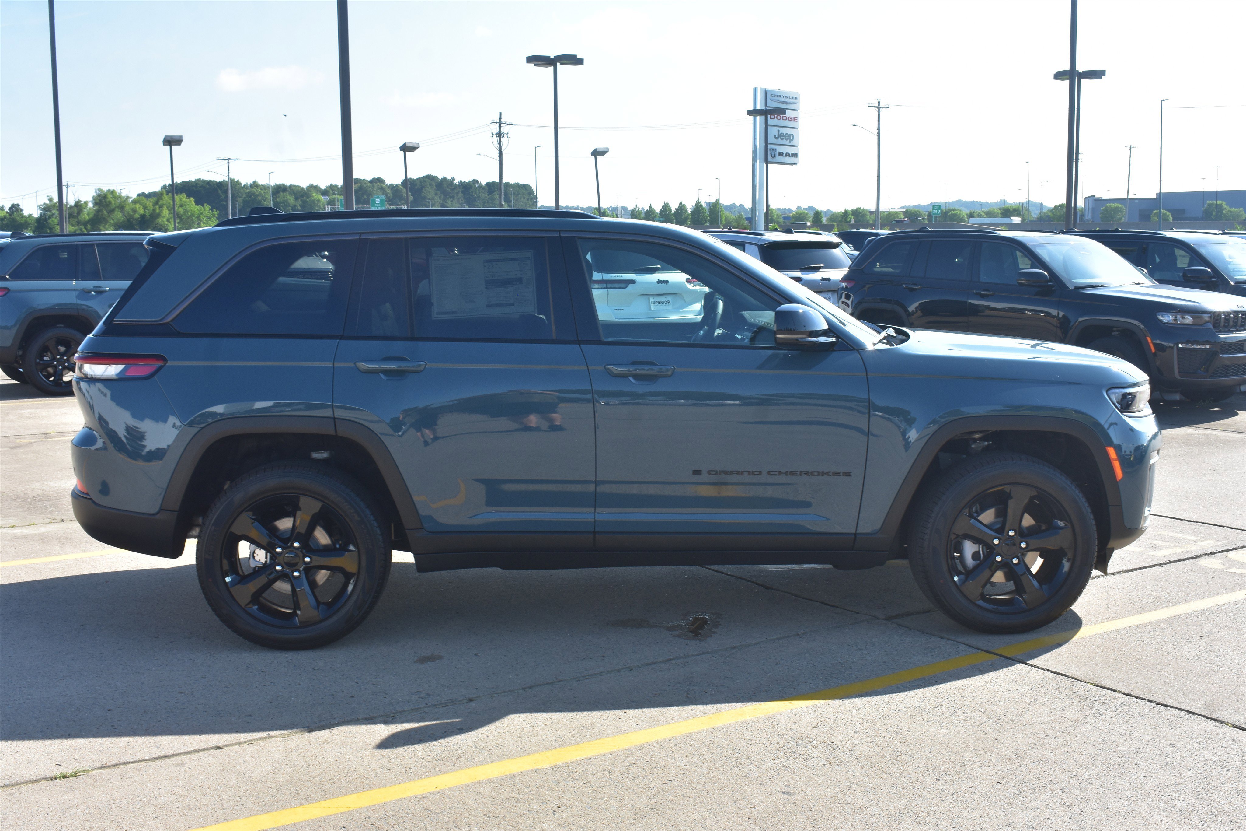 New 2026 Steel Blue Exterior Paint Jeep Limited image 4