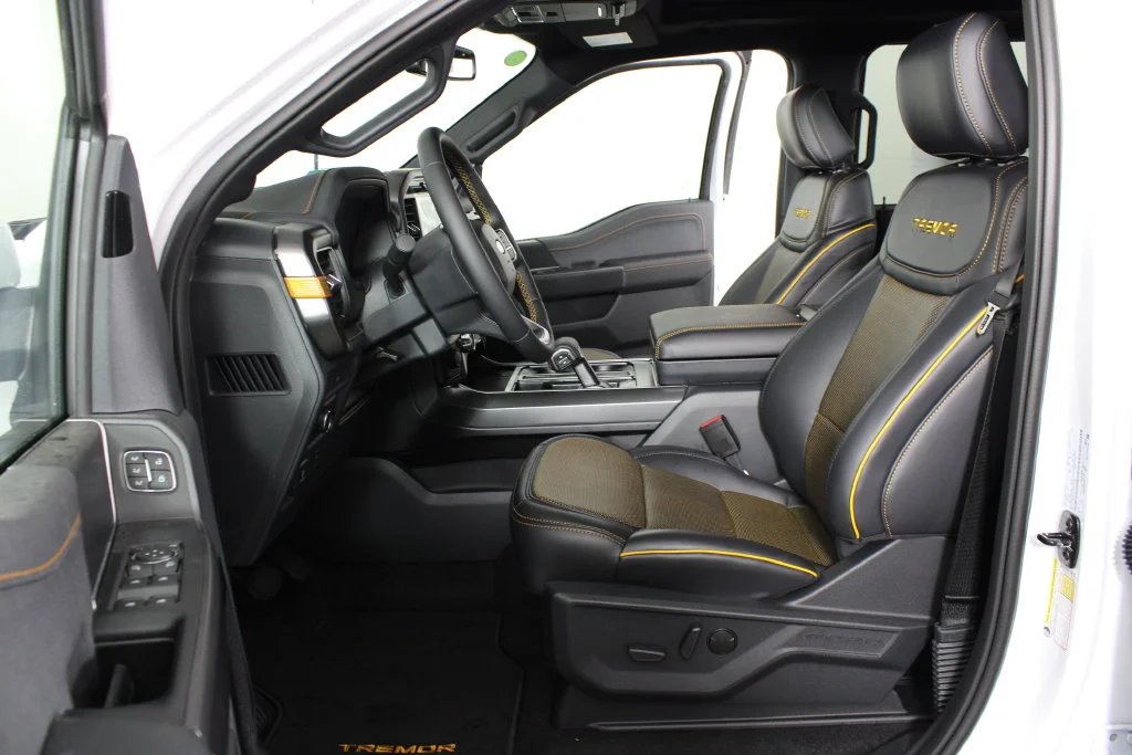 New 2026 Oxford White Ford Tremor image 20