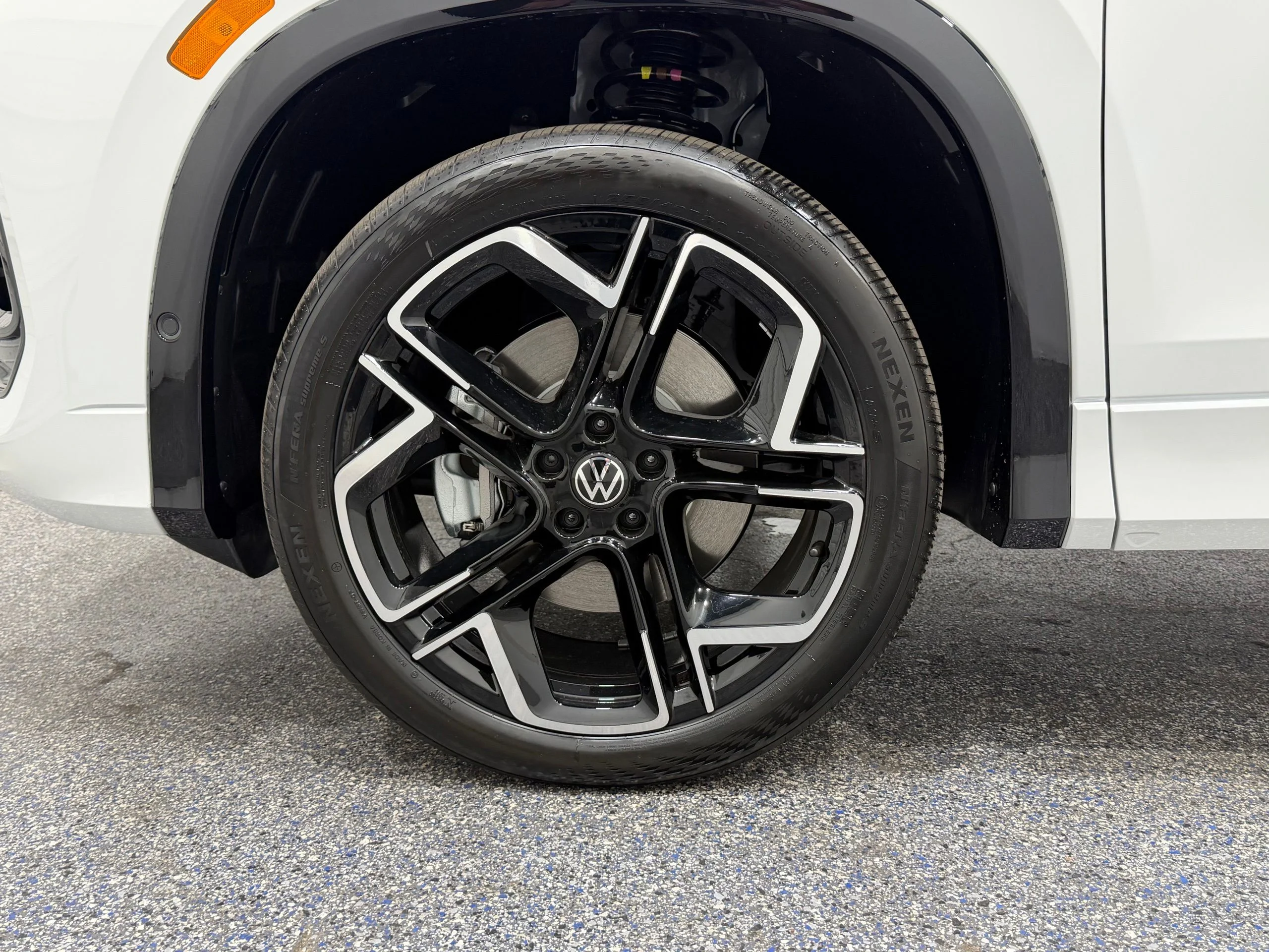 New 2026 White Volkswagen SEL R-Line Turbo image 13