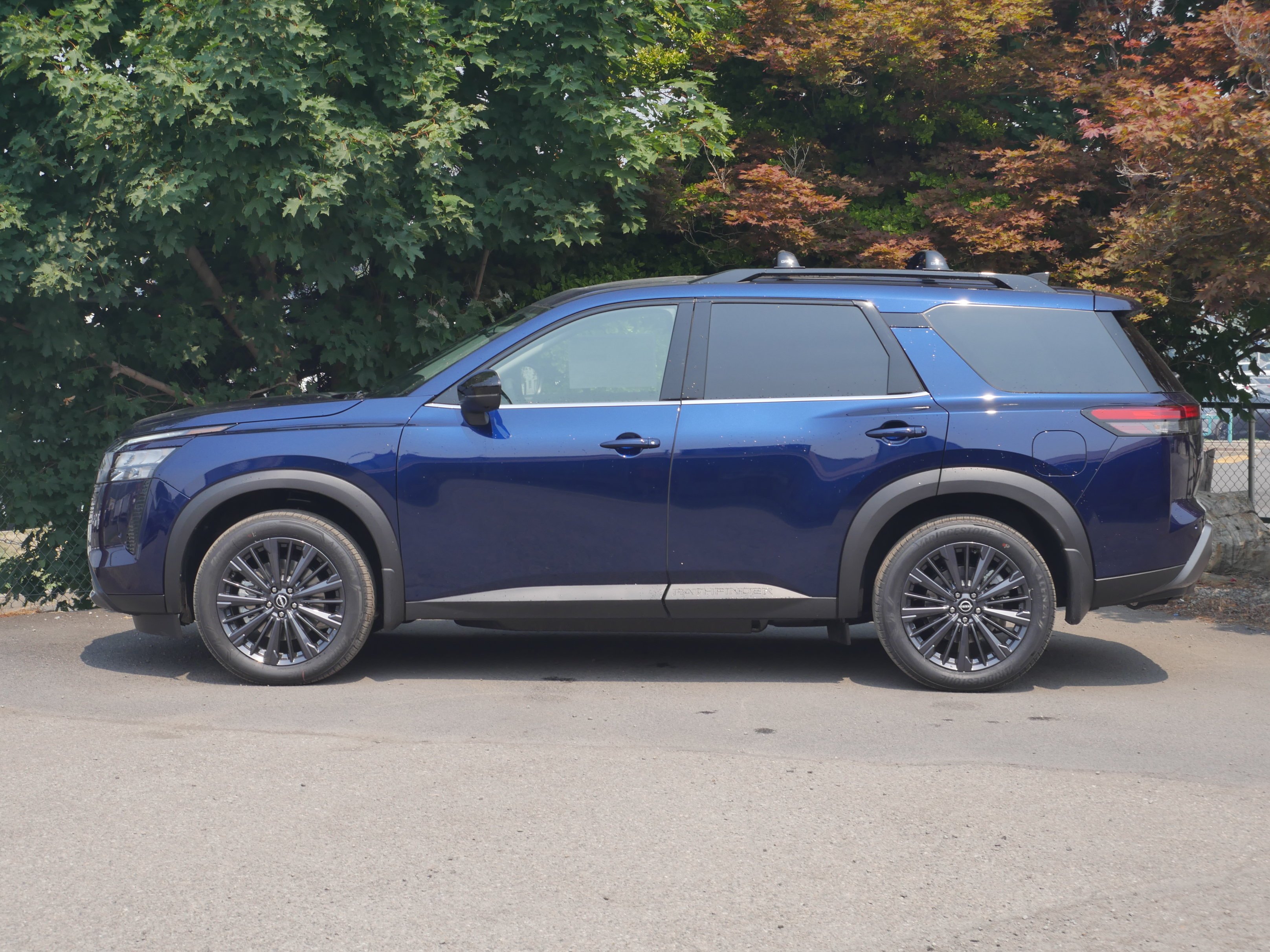 New 2026 Deep Ocean Blue Pearl Nissan SL image 16