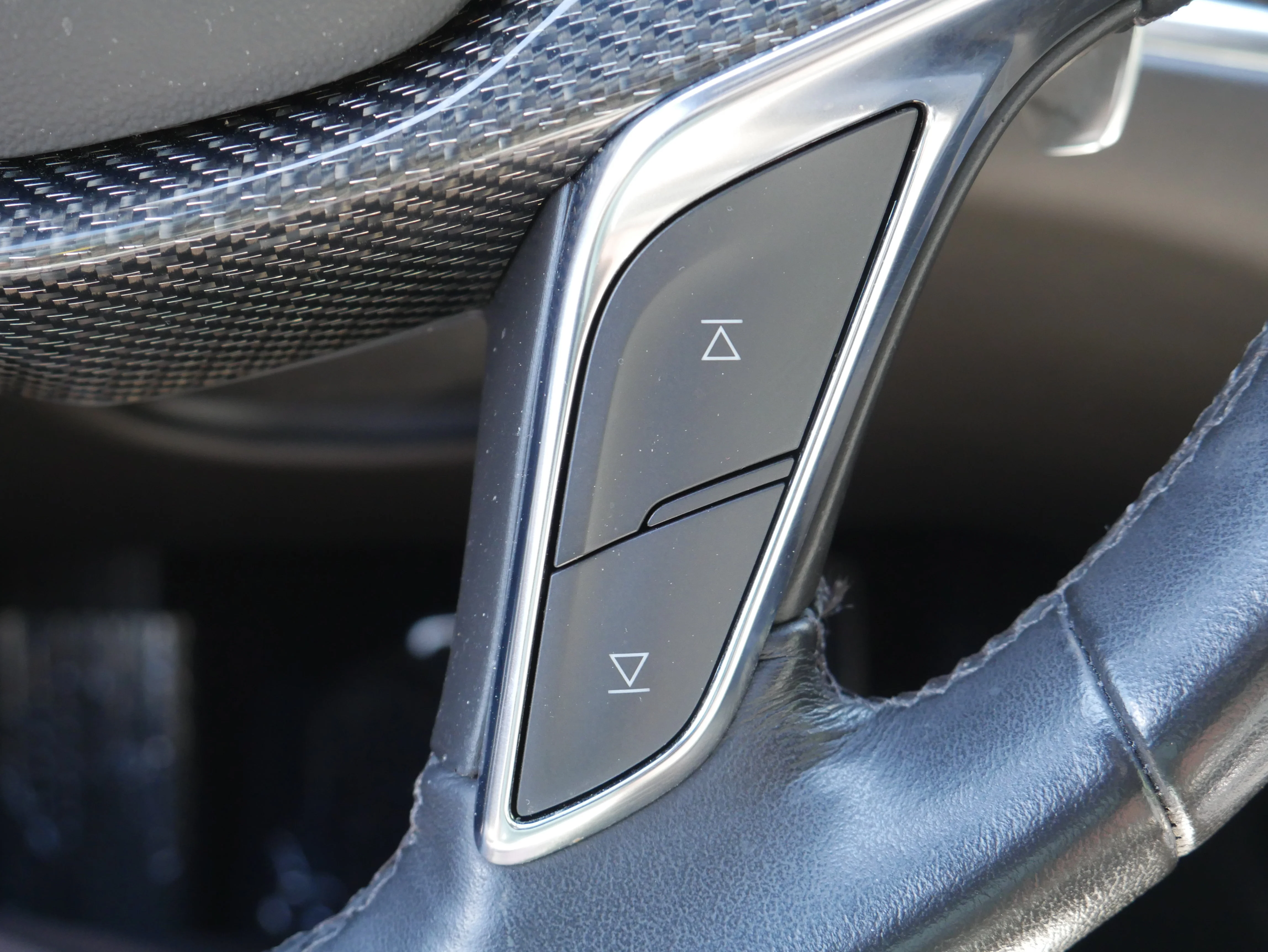 Used 2022 Rosewood Metallic Cadillac Sport image 27
