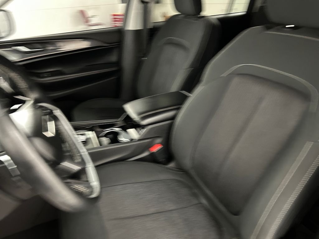 Used 2021 White Jeep Laredo image 8