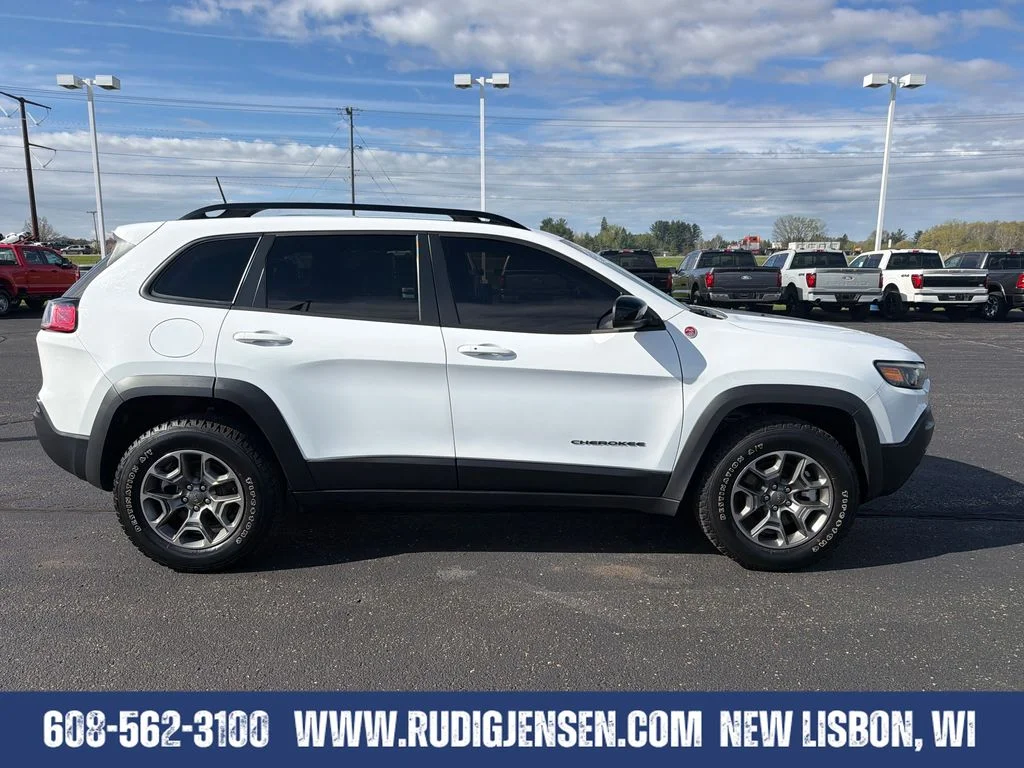 Used 2022 White Jeep Trailhawk image 6