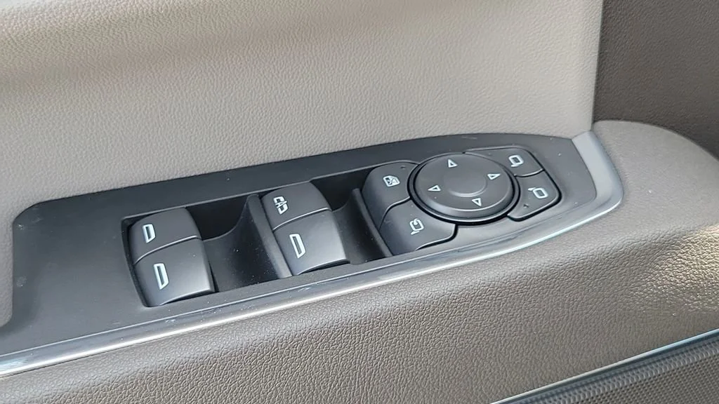New 2026 Summit White GMC SLE image 23