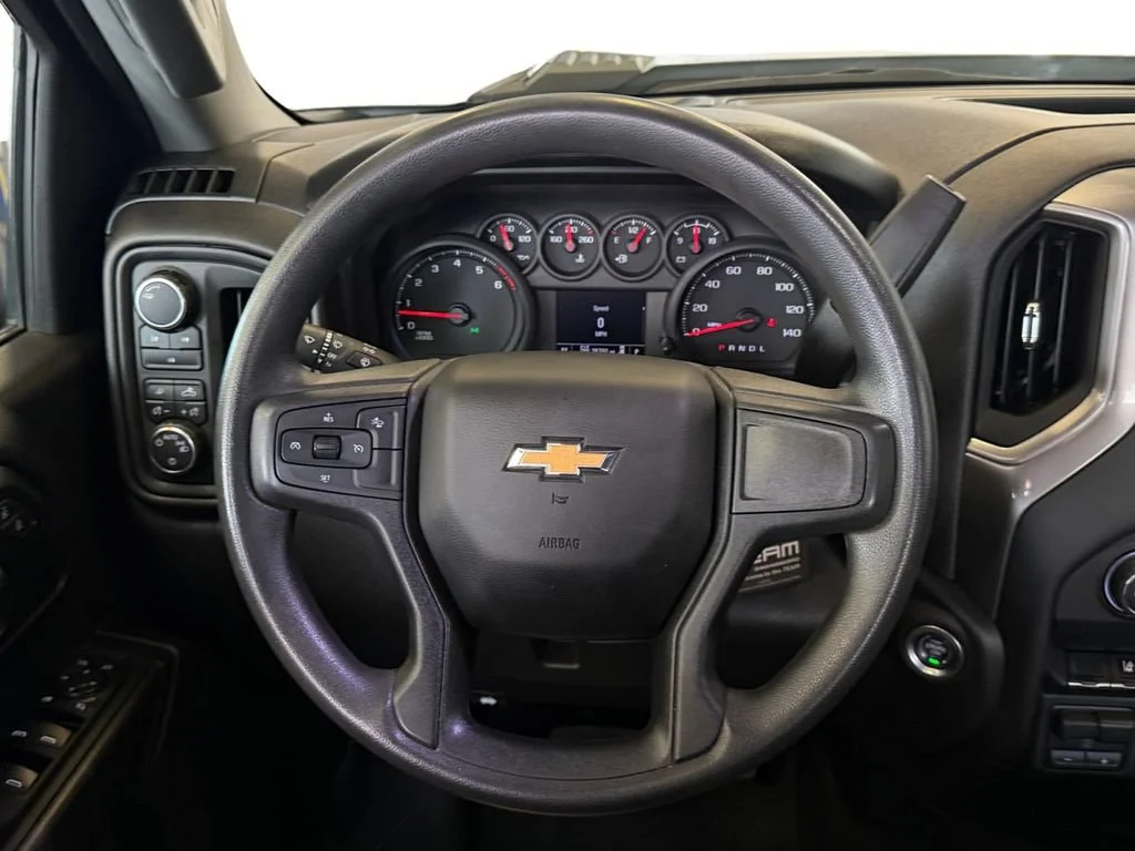 Used 2025 Slate Gray Metallic Chevrolet Custom image 17