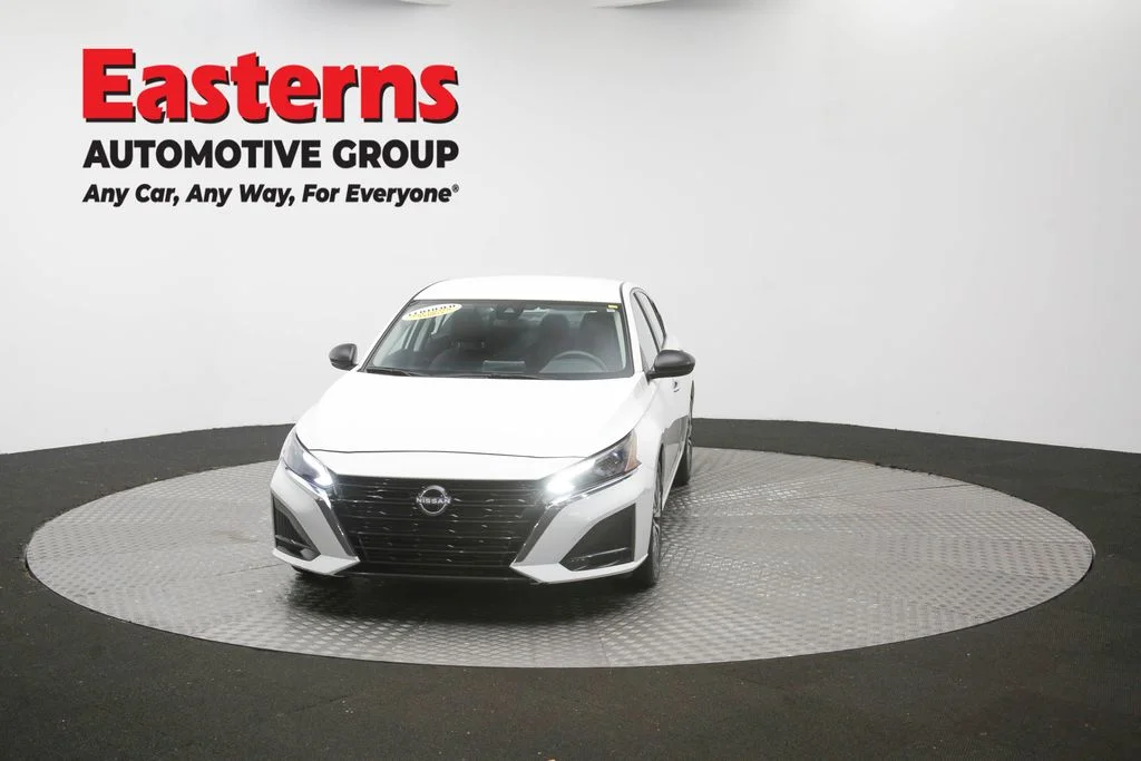 Used 2025 White Nissan 2.5 SV image 54