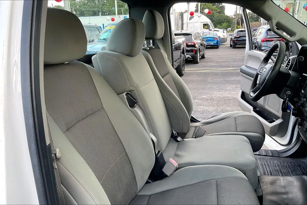 Used 2019 White Ford XL image 6