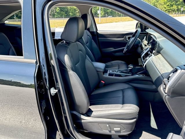 Used 2023 Black Kia EX image 27