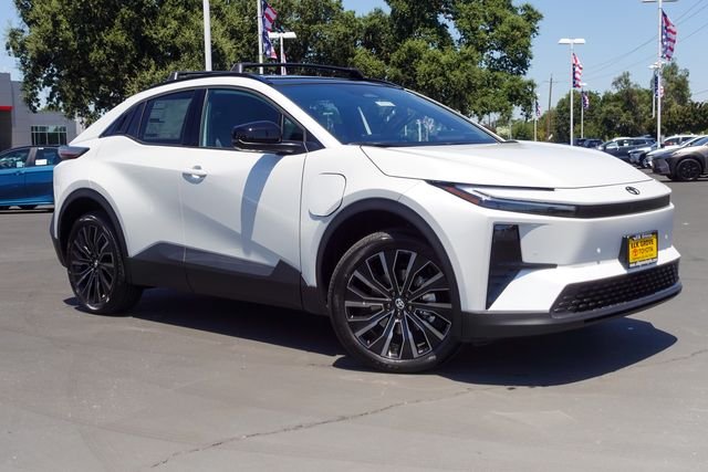 New 2026 Wind Chill Pearl <sup>1</sup> Toyota  XSE image 6