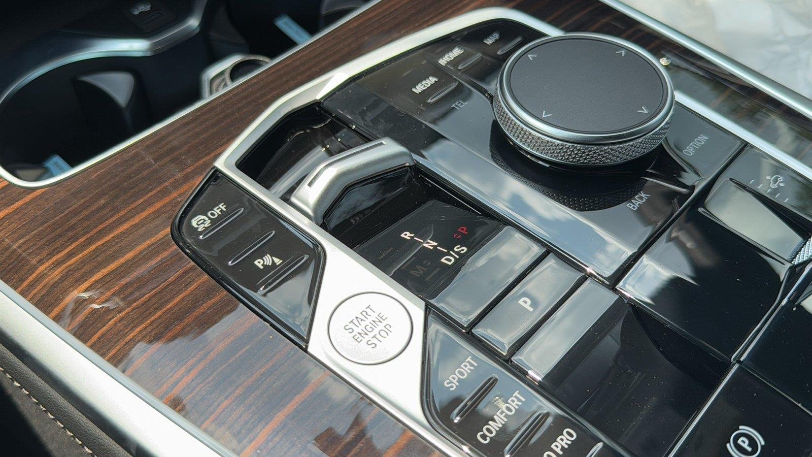 New 2027 Brooklyn Grey Metallic BMW xDrive40i image 18