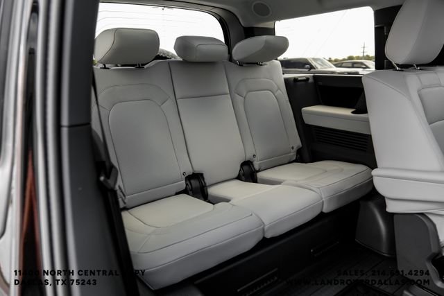 New 2026 Santorini Black Land Rover X-Dynamic SE image 35
