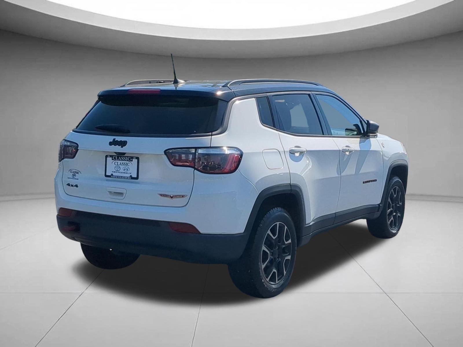 Used 2019 White Clearcoat Jeep Trailhawk image 5