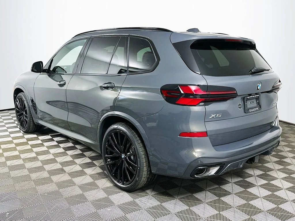 New 2026 Gray Metallic BMW xDrive40i image 7