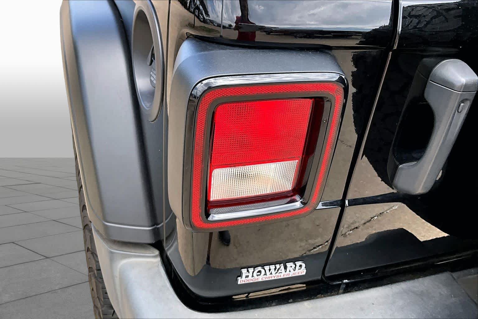 Used 2022 Black Clearcoat Jeep Unlimited Sport Altitude image 18