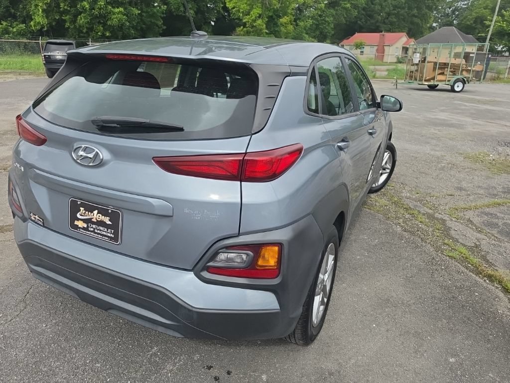 Used 2021 Silver Hyundai SE image 13
