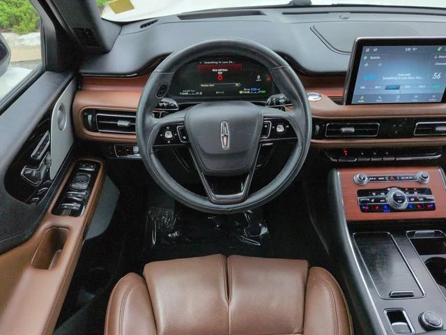 Certified Used 2022 White Metallic Lincoln Grand Touring image 16