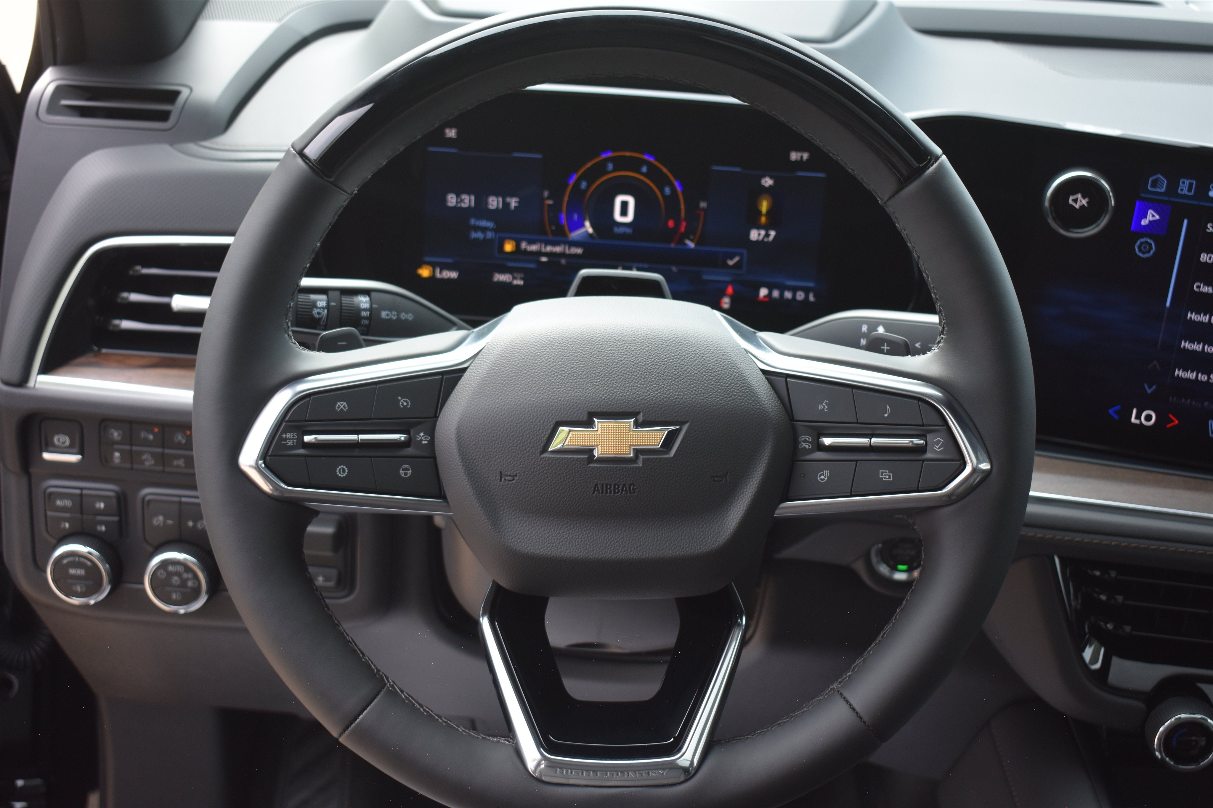 2026 Chevrolet Suburban High Country - Photo 22