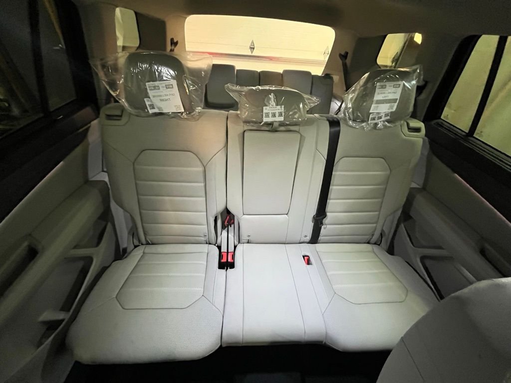 New 2026 Black Volkswagen 2.0T SEL image 25