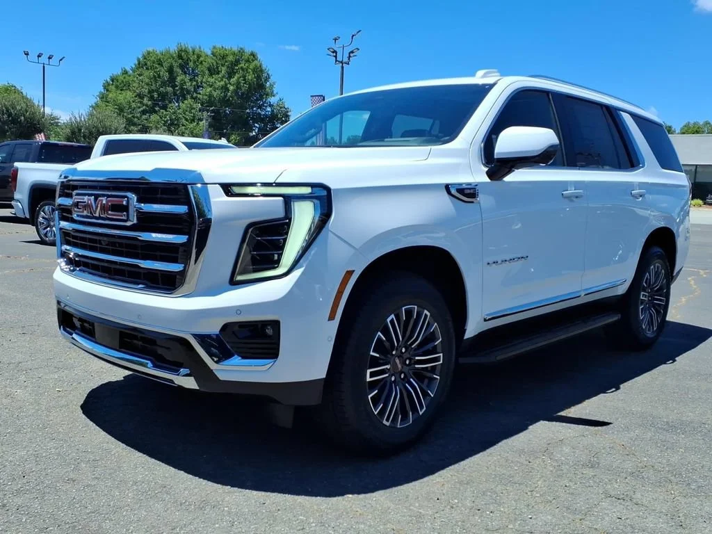 New 2026 Summit White GMC Elevation image 23