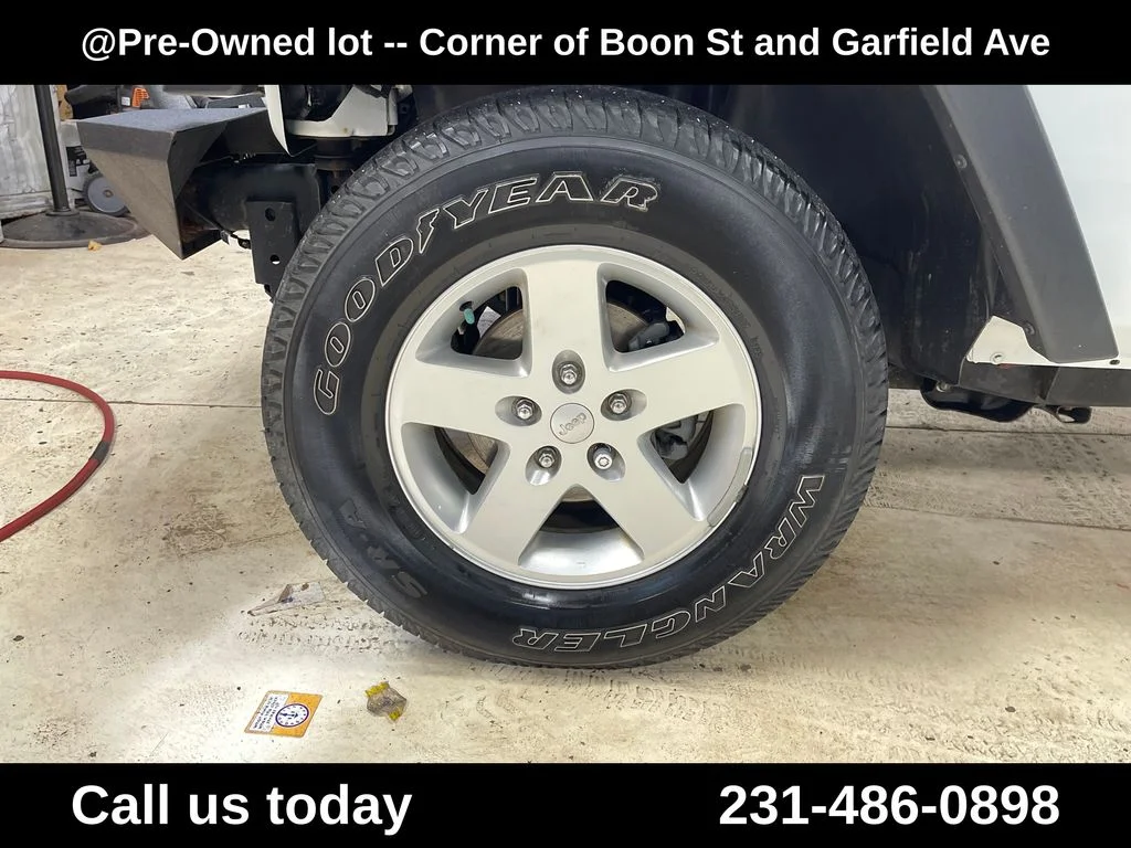 Used 2017 White Jeep Unlimited Sport image 8