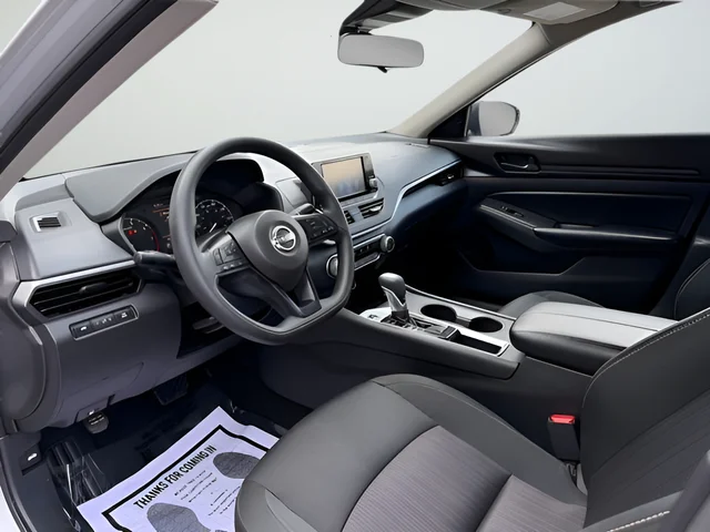 Used 2024 Silver Nissan 2.5 S image 22