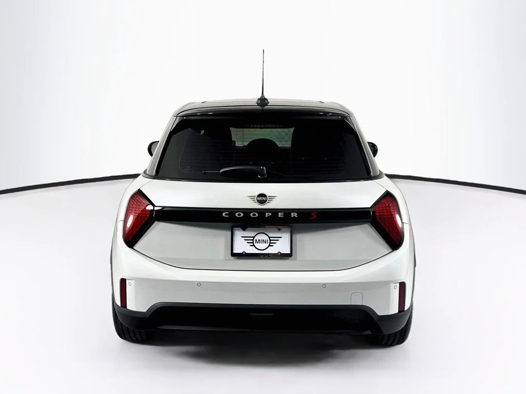 New 2026 Nanuq White Metallic MINI Signature Plus image 6