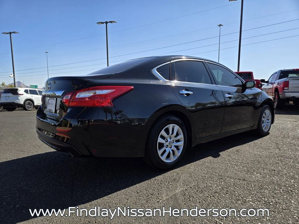 Used 2016 Black Nissan 2.5 S image 6